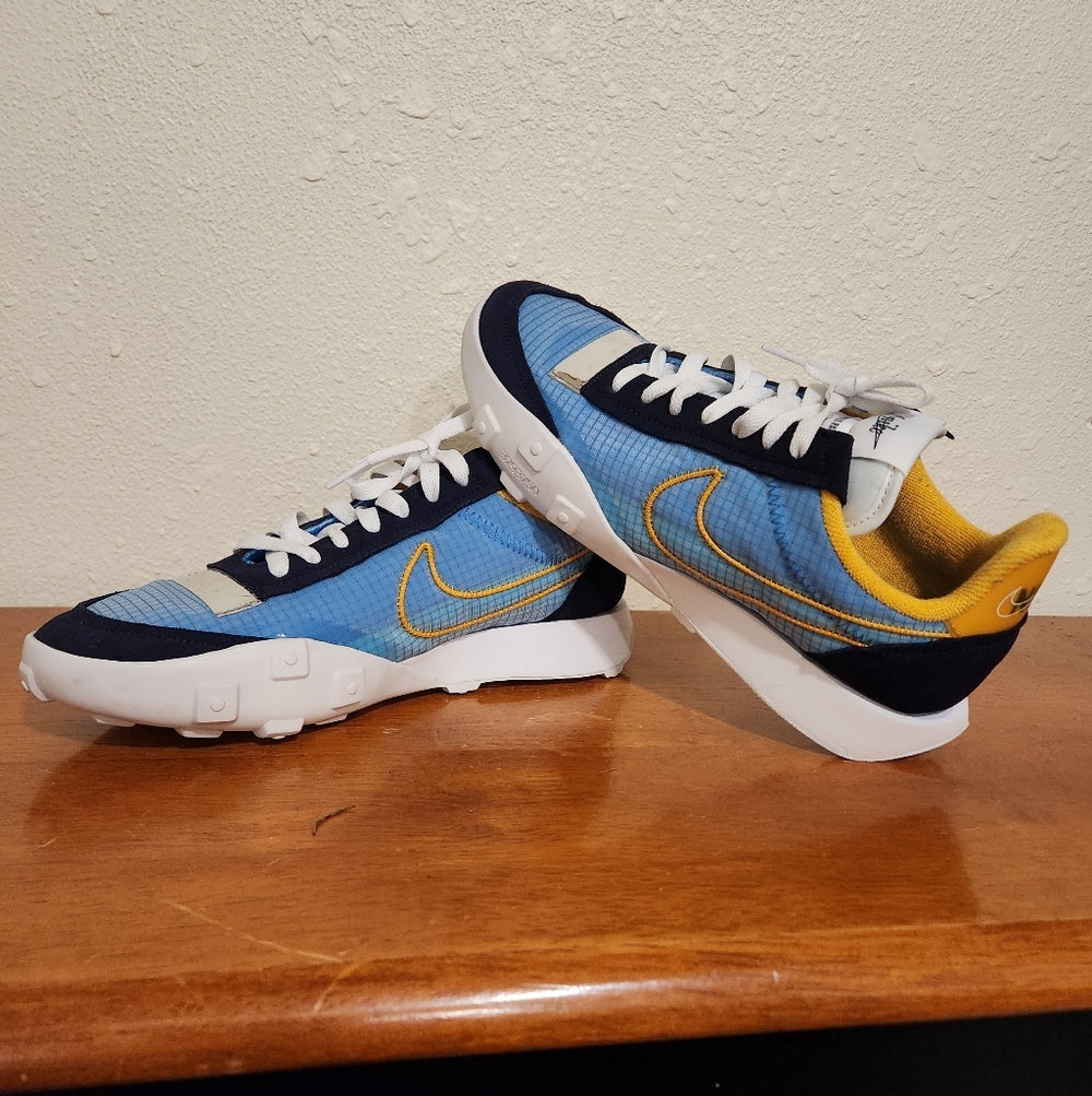 Nike Women's Blue & Yellow Low-Top Sneakers